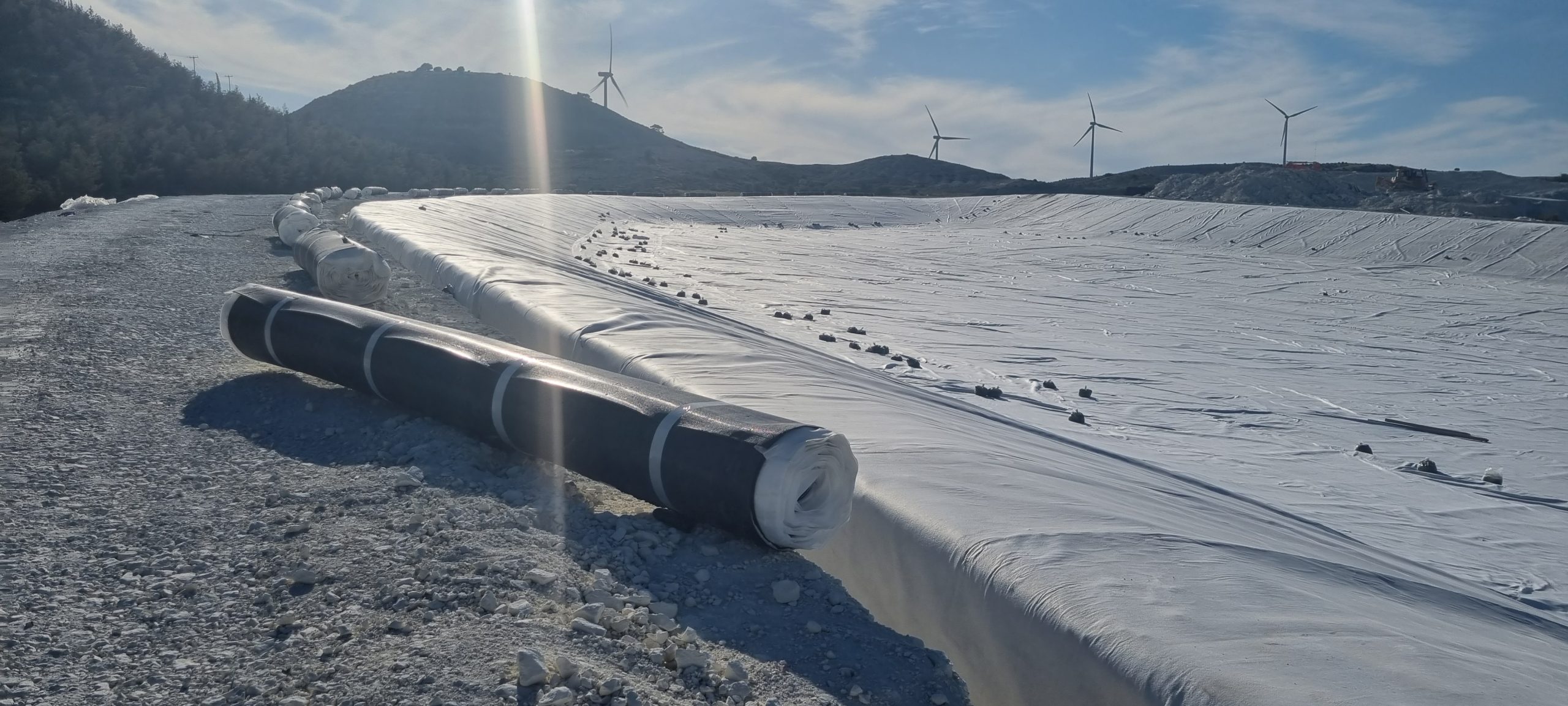 Utilizzo di un geocomposito bentonitico per l’impermeabilizzazione del fondo di una discarica, Pentakomo – Cipro