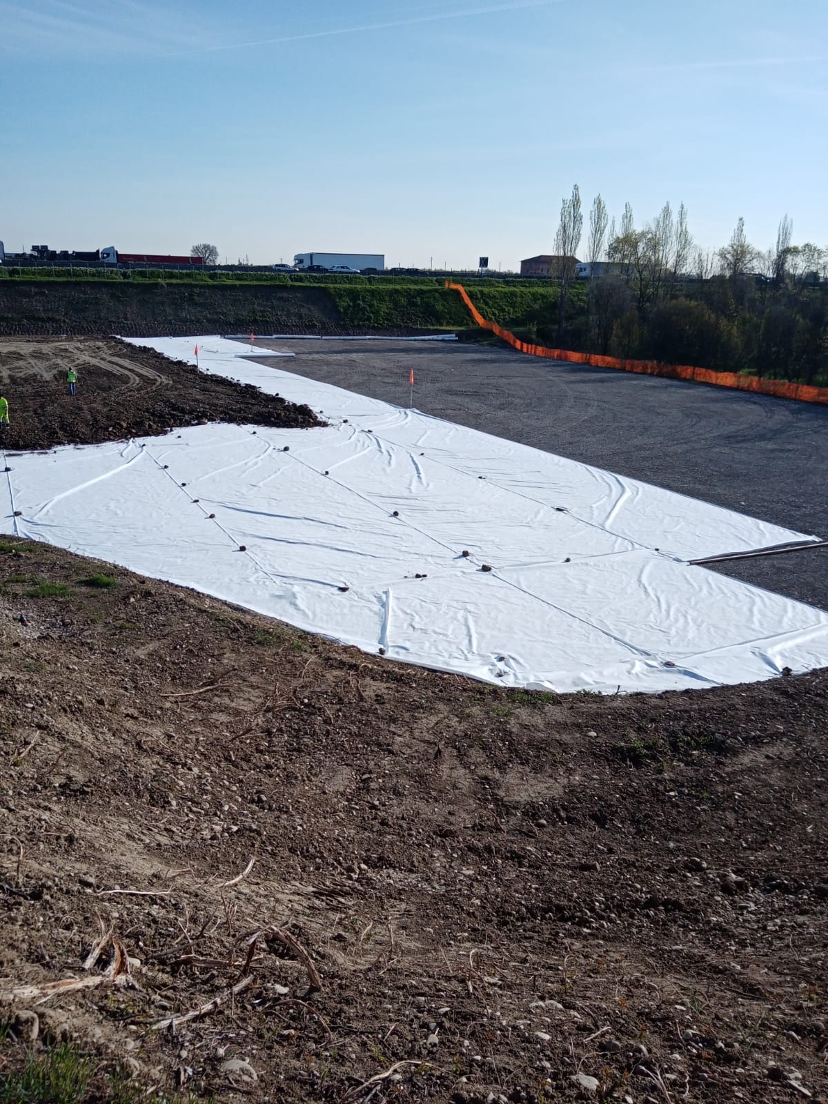 Strato di separazione e filtrazione mediante geotessile nontessuto nella realizzazione di una strada, San Cesario sul Panaro (MO)