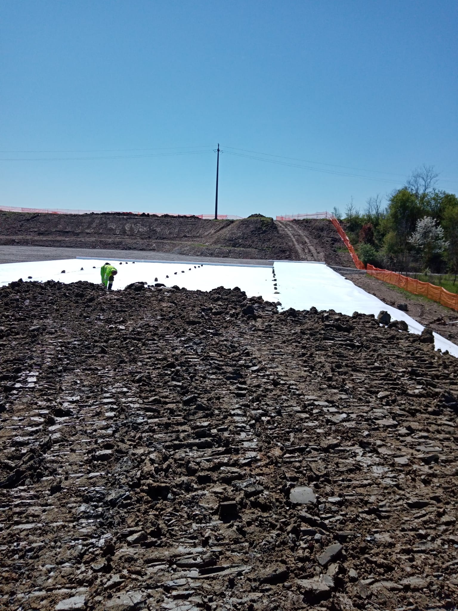 Strato di separazione e filtrazione mediante geotessile nontessuto nella realizzazione di una strada, San Cesario sul Panaro (MO)