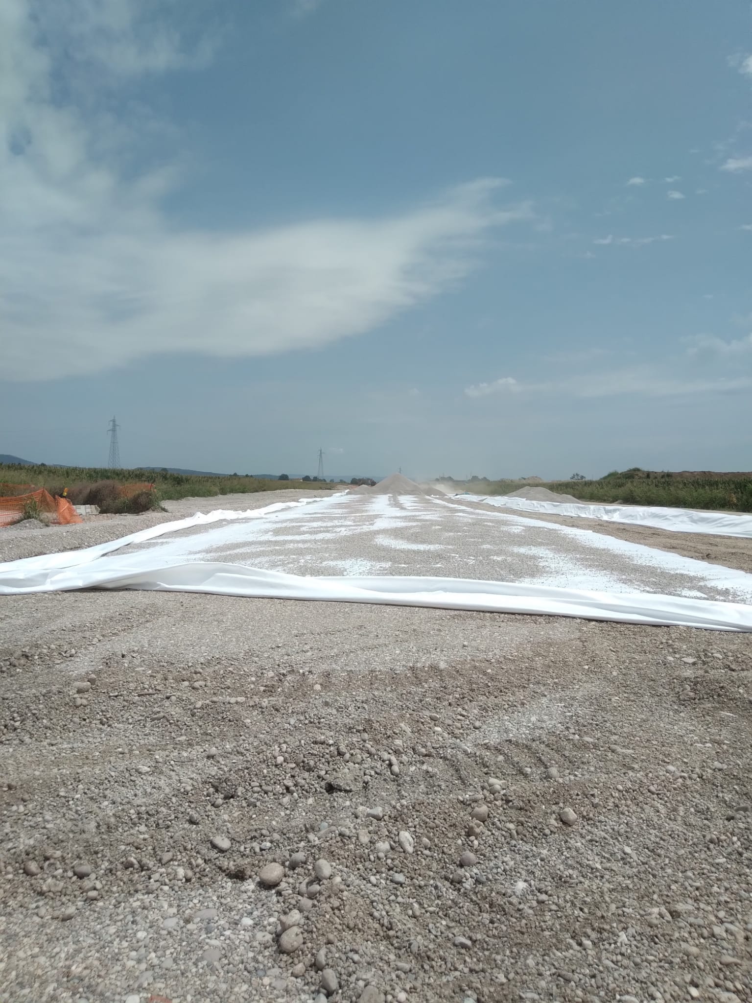 Strato di separazione e filtrazione mediante geotessile nontessuto nella realizzazione di un’autostrada in Veneto