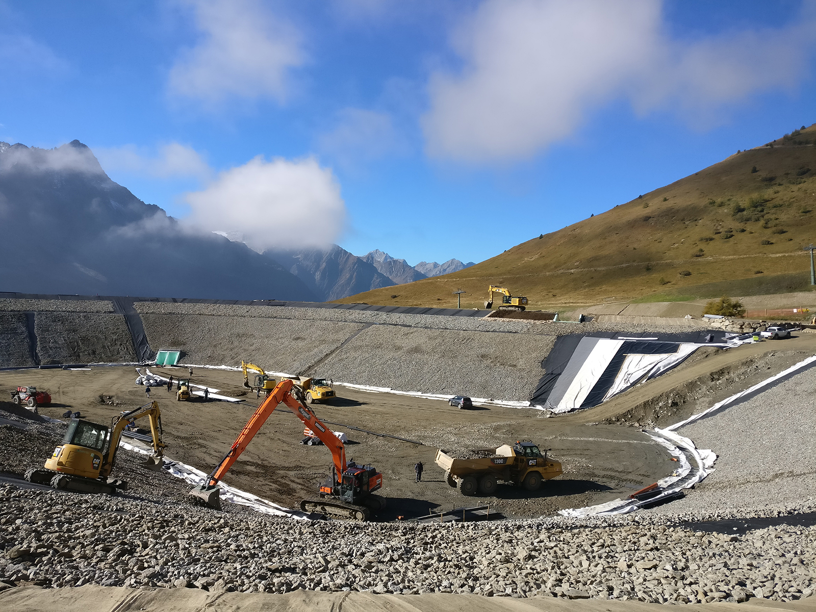 Protezione dell’impermeabilizzazione del bacino di innevamento artificiale, Valbiolo, Passo del Tonale (TN)