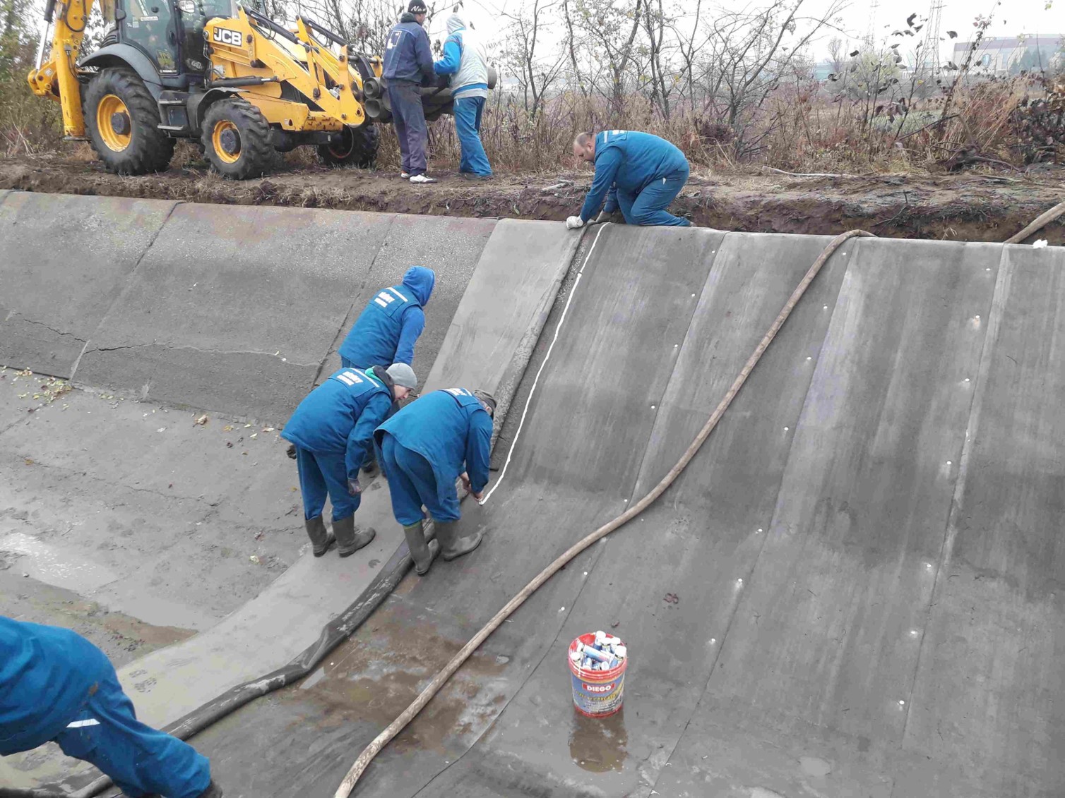 Riqualificazione di un canale irriguo in calcestruzzo ammalorato con geosintetici GCCM, Tiszafüred – Ungheria