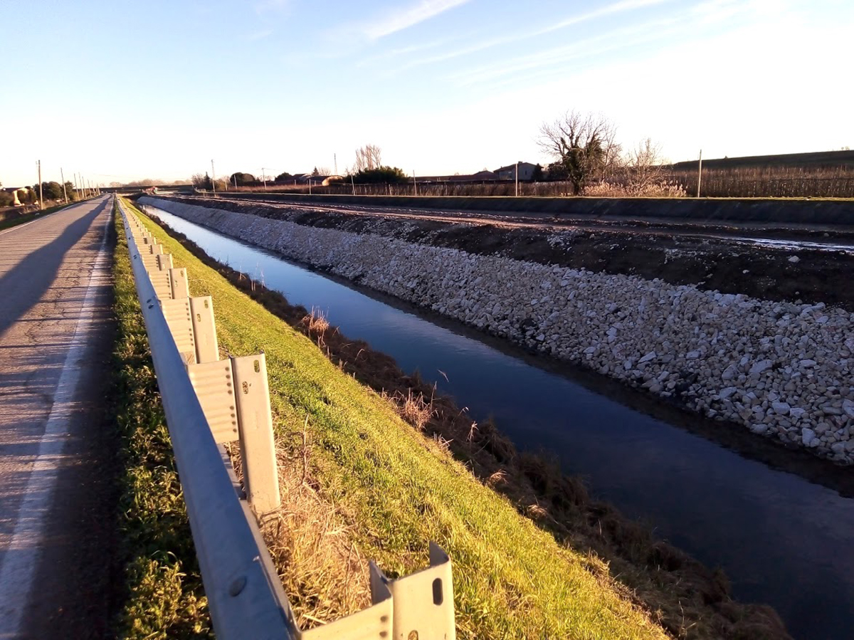 Interventi per la messa in sicurezza, lo sviluppo e la salvaguardia del sistema irriguo mediante uso di geocompositi drenanti, L.E.B., Verona (VR)